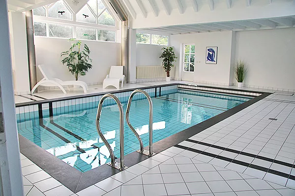 Schwimmbad im Wellnessbereich der Ferienwohnung Pronsfeld Schwimmbad im Wellnessbereich der Ferienwohnung Pronsfeld